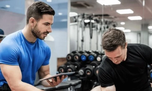 Personal trainer aan het werk Personal trainer aan het werk