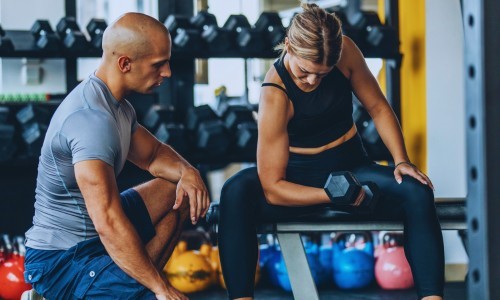 Wat doet een fitnesstrainer? Wat doet een fitnesstrainer?